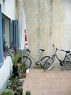 azuljardines.com_diseño_instalacion_jardines_patio_Juan_antes_1